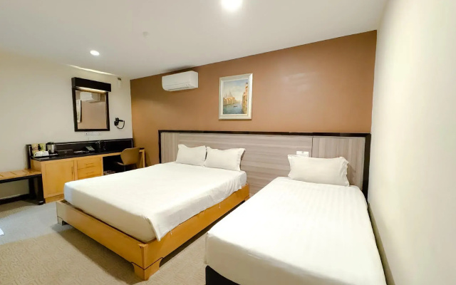 Hallmark View Hotel