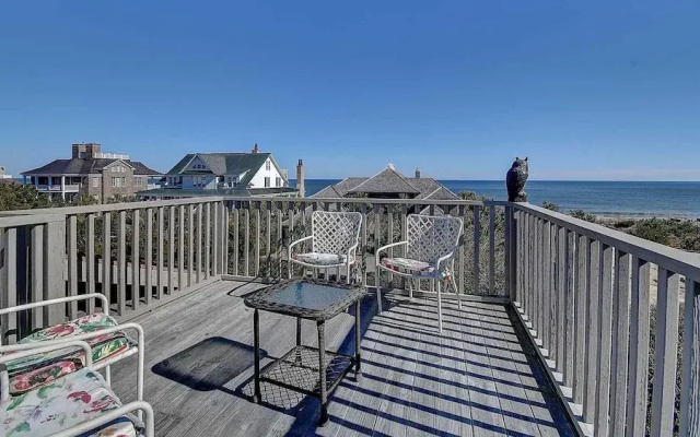 151 Easy Breezy 4 Br Home by RedAwning