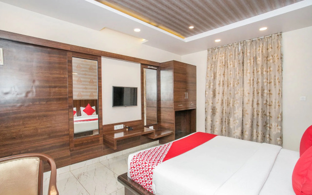 Capital O 15950 J K Residency