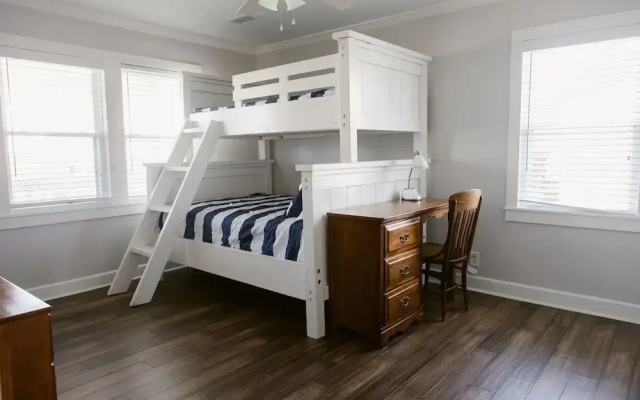 Holden Pattern 4 Bedroom Home by RedAwning