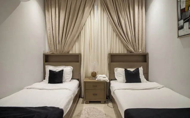 Luxurious Two Bedroom Apartment Al malqa