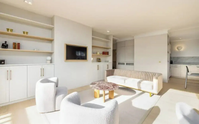 Luxury sea View 3br-2ba With Services in Deauville