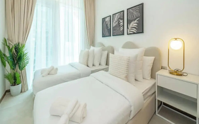 Elegant High Floor 2BR Furnished Urban Oasis