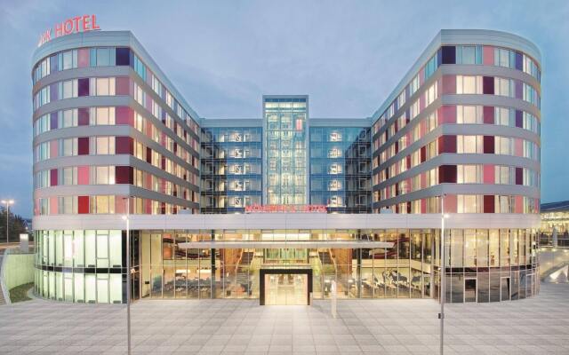 Movenpick Hotel Stuttgart Airport вид на фасад