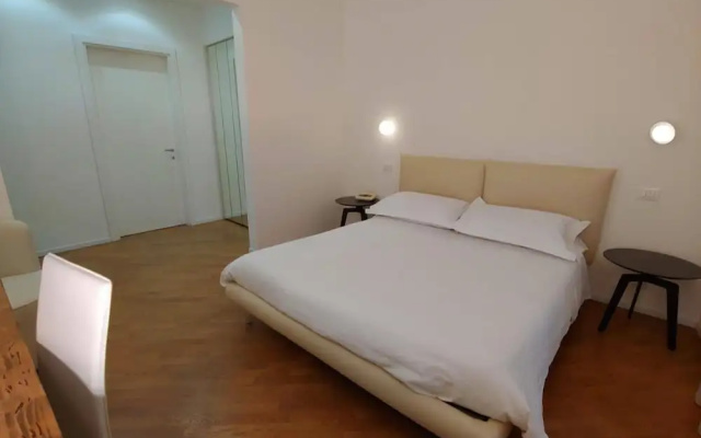 Stella CasaBono (B&B)