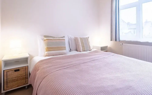 Flat with Balcony near Bull Statue in Kadikoy