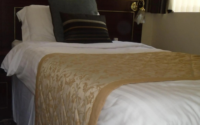 Waverley Hotel
