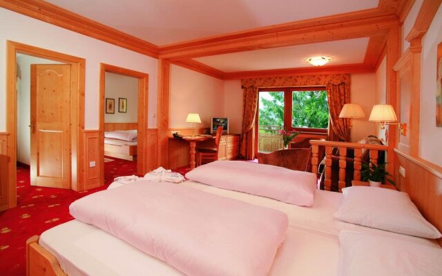 Hotel Garni Traubenheim Тироло комната для гостей