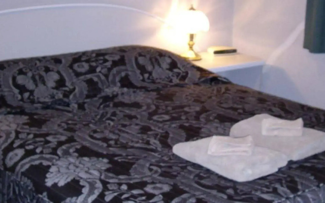 Estelle Kramer Motor Inn