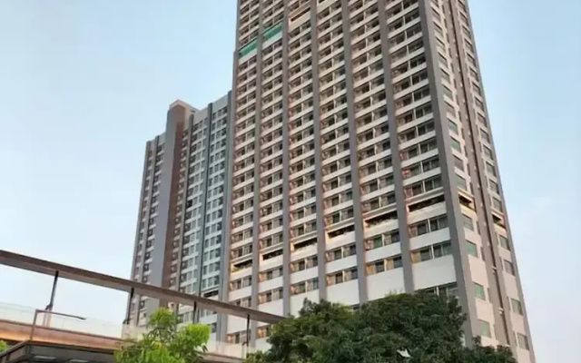 Modern Style Suite at Embarcadero Apartment Bintaro