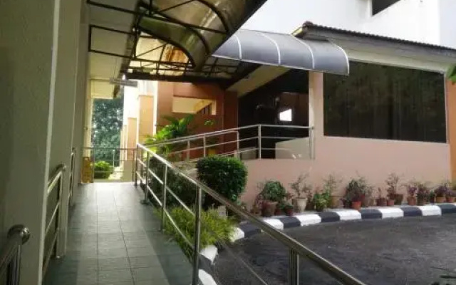 Taiping Golf Resort In Taiping Malaysia From 38 Photos Reviews Zenhotels Com