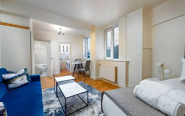 Apartment 4 by CAPITAL