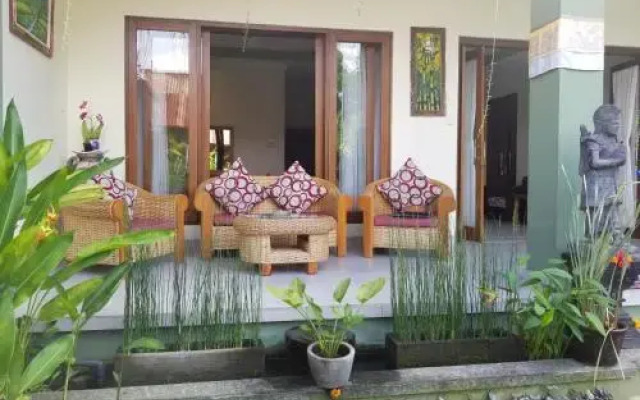Sari Mimpi Kutuh