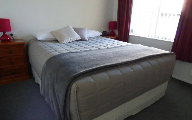 Alexandra Heights Motel