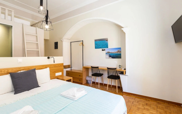 Ink Hotel Phos