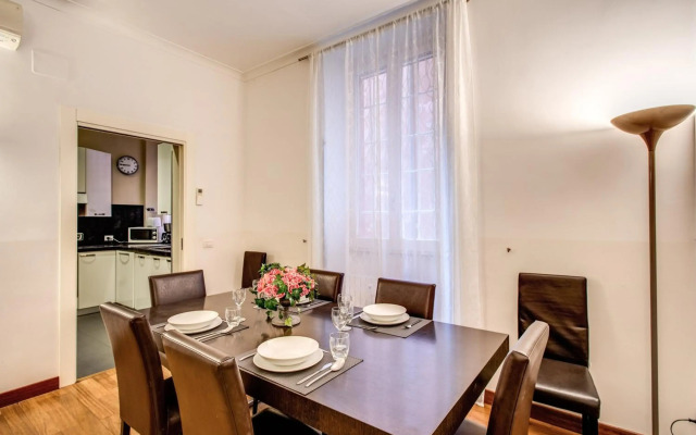Holiday Apartment Bernini Near The Trevi Fountain - 4 Bedroom