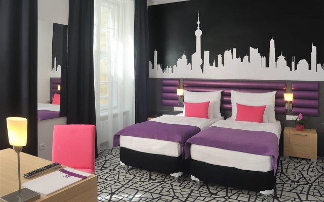 Domino Hostel