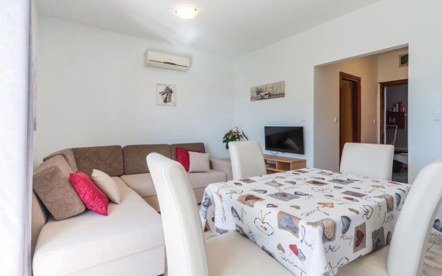Beautiful Home in Povljana With Wifi and 2 Bedrooms