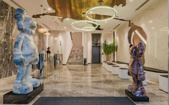 Veee Hotel