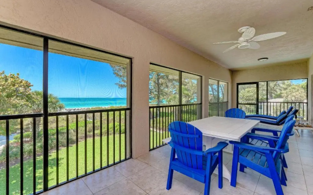 Sea Grape Inn8- BEACHFRONT Property