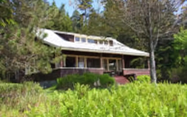 Playhouse - Three Bedroom Home