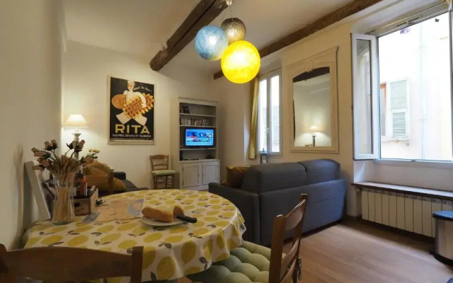 2 Bedroom Apartment Old Town Centre