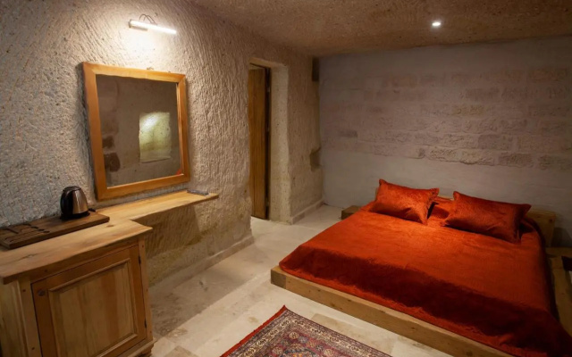 Narcissos Cave Hotel