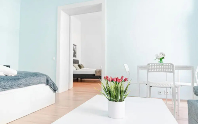 Cute 2BR Apt Near AKH Hospital Central