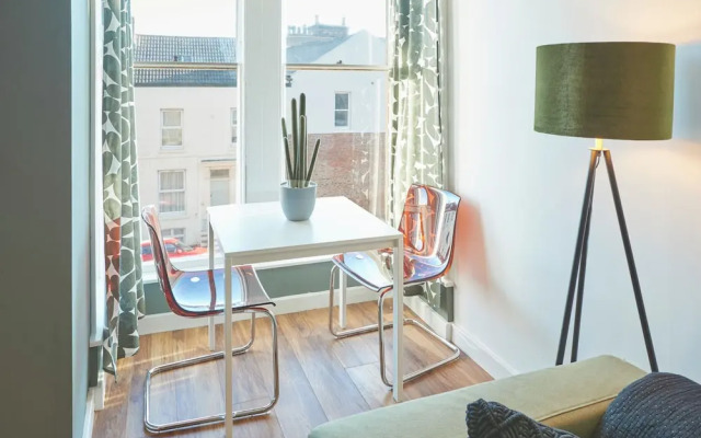 Host Stay Abbey Nest