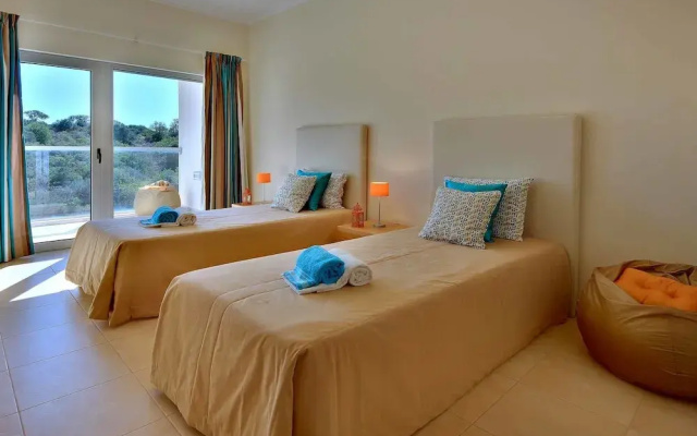 Villa Aqua