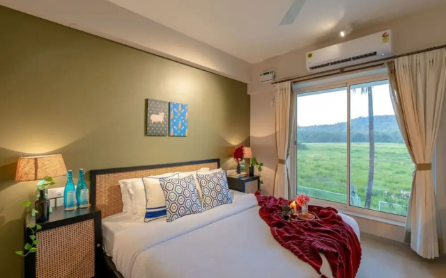 Legacy by Hireavilla- Full Field View Villa w Pool