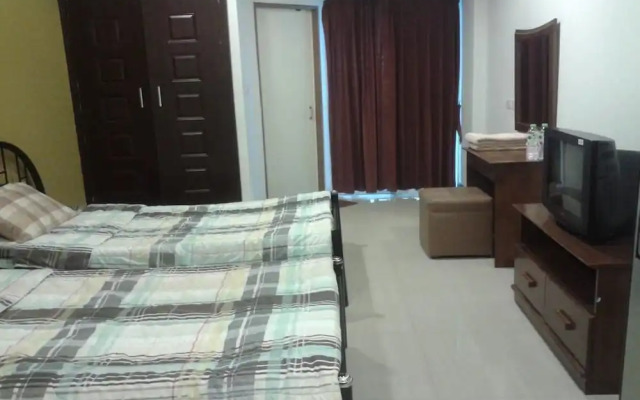 Thanarom Place