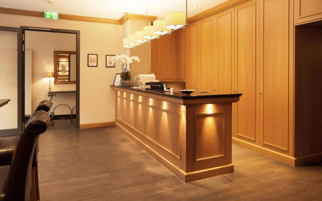 Townhouse Hotel