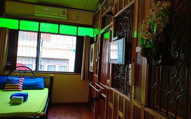 Отель Santo House вид на фасад