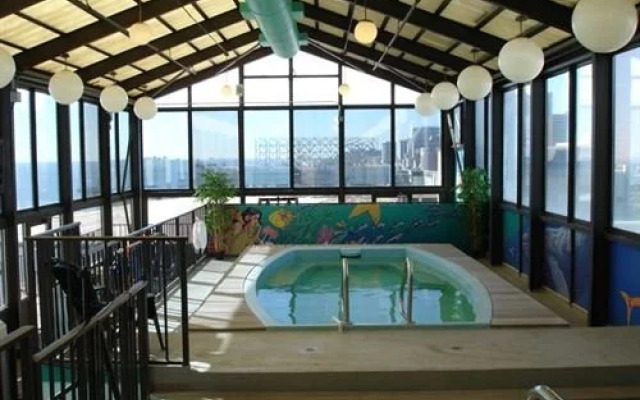La Renaissance Suites