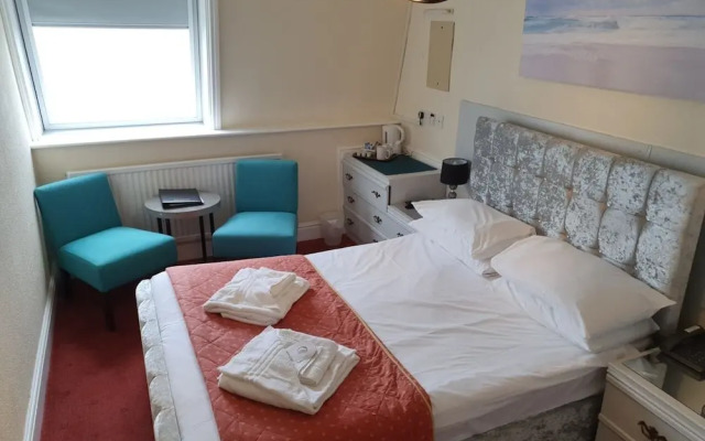 Delmont Hotel