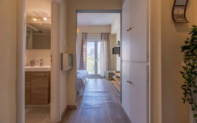 Renovated 3rd Floor Appartment