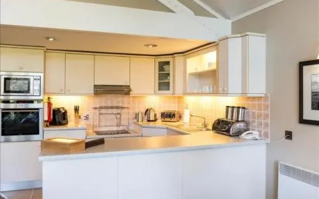 Cameron House Detached Bungalow L5