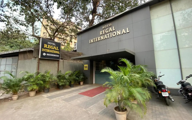 Hotel Regal International- Near Airport