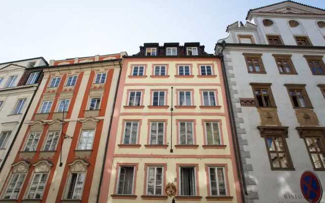 Апартаменты Melantrichova Apartment вид на фасад