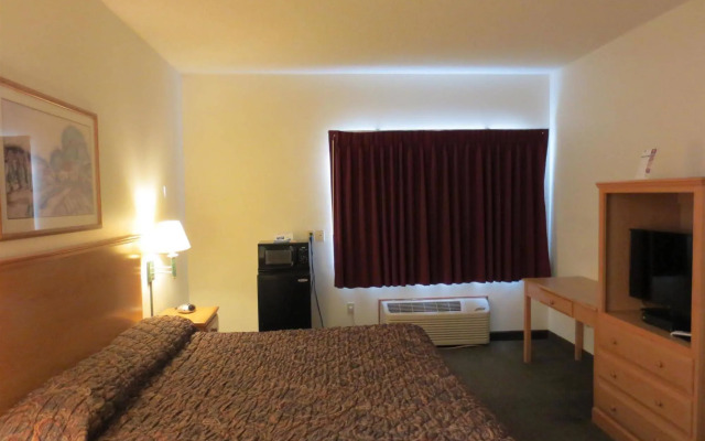 Westbridge Inn & Suites