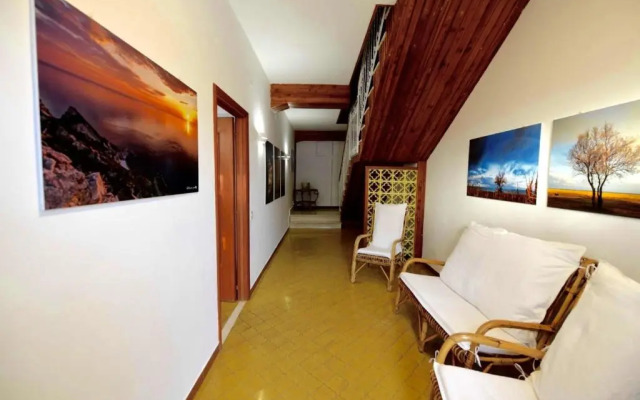 M262 - Marcelli, quadrilocale ristrutturato con terrazzo vista mare 1p