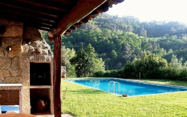 Casa com Piscina, V Minho by Izibookings