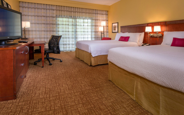Courtyard by Marriott Richmond West