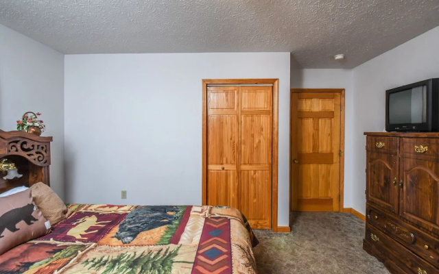 Black Bear Retreat 3 Bedroom House