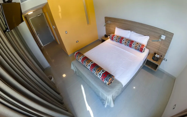 Royal Delonix Hotel