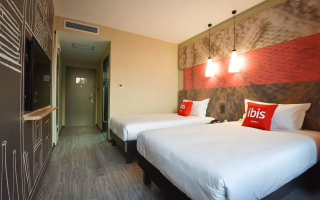 ibis Lanzhou Wuquan Square