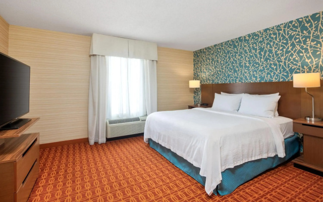 Fairfield Inn and Suites by Marriott Toronto Airport