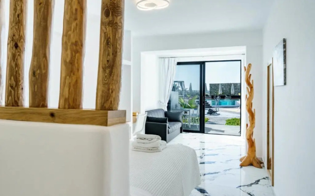 Bianco a Nero Mykonos