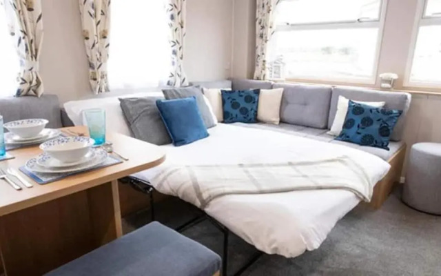 3 Bed, Sleeps 8 Caravan, California Cliffs Park